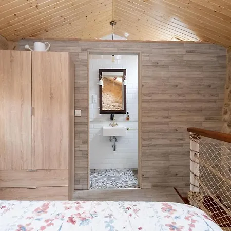 Chalet House - 1 Bedroom - 9388